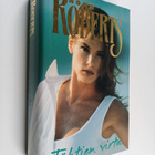 Nora Roberts : Tähtien virta - pikkukuva 1