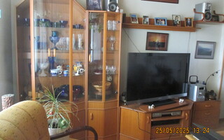 Lasivitriini, tv-taso,laatikosto