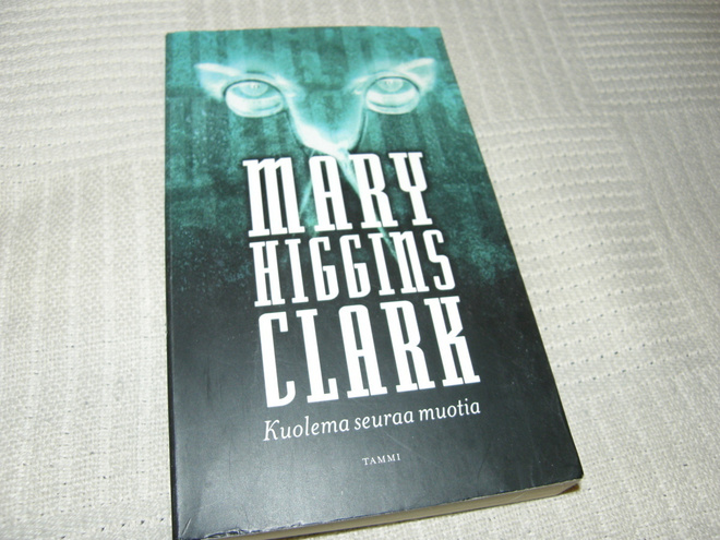 Mary Higgins Clark Kuolema seuraa muotia   -pok
