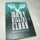 Mary Higgins Clark Kuolema seuraa muotia   -pok - pikkukuva 1