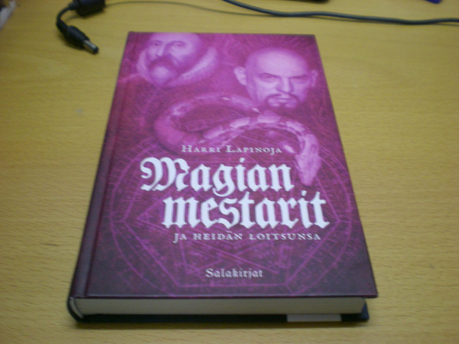 Harri Lapinoja: Magian mestarit ja heidän loitsunsa
