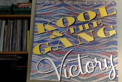 KOOL & THE GANG  ::  VICTORY  ::  VINYYLI  MAXI-SINGLE 1986