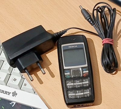 Nokia 1600 Varusteineen