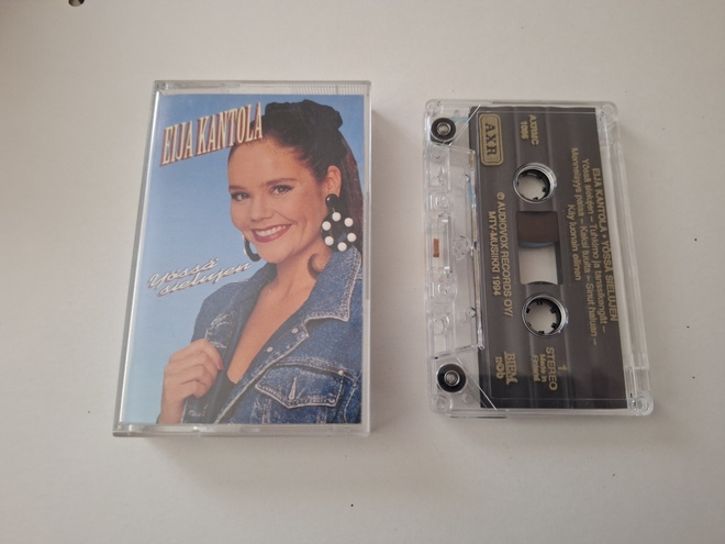 EIJA KANTOLA - YÖSSÄ SIELUJEN c-kasetti