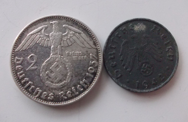 NATSISAKSA , hopeaa, 2 Reichsmark 1937, 10 Rpf Hakaristi