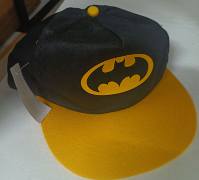 Batman Lippis Musta Keltainen takasäädöllä