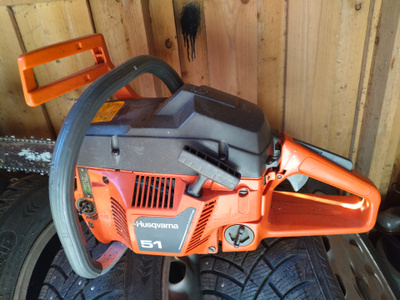 Husqvarna 51/55 moottorisaha