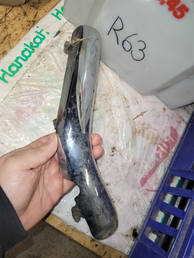 vanha mopo tai muu pakoputken kromi suoja ?