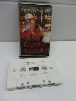 TUOMARI NURMIO, KÄYTETTYÄ RAKKAUTTA