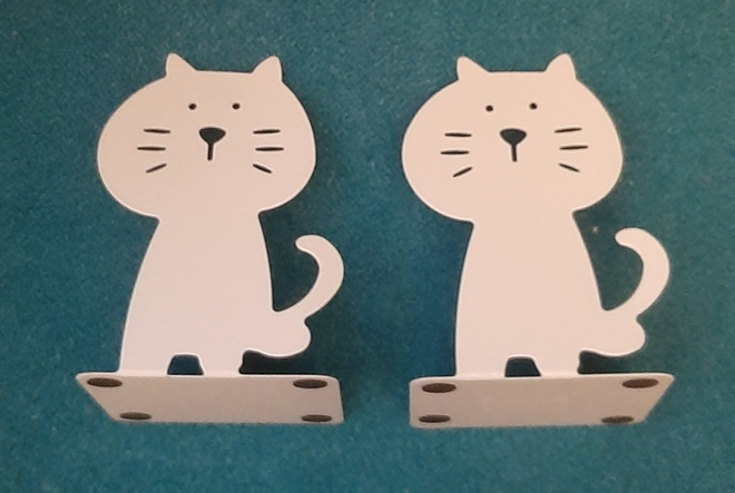 Kirjatuet valkoiset kissat Ikea