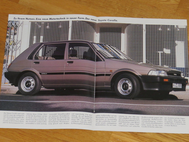 1985 Toyota Corolla esite - KUIN UUSI - 12 sivua