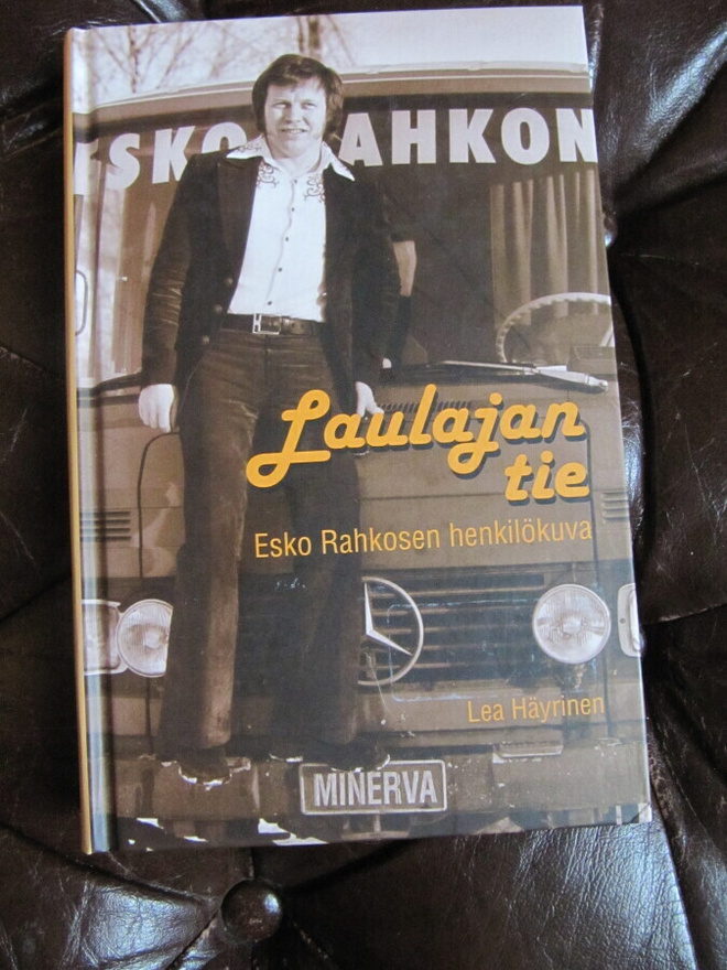 Laulajan tie : Esko Rahkosen henkilökuva