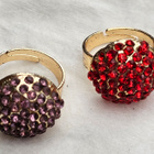 Adjustable Rhinestone Cocktail Ring – Red or Purple - pikkukuva 2