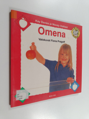 Kay Davies : Omena
