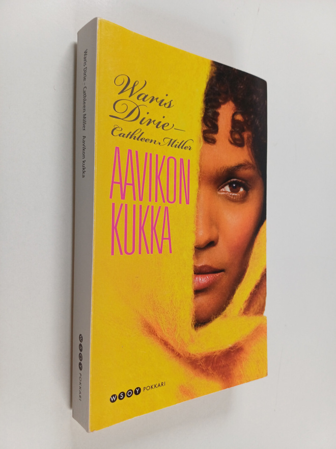 Waris Dirie ym. : Aavikon kukka