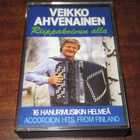 Veikko Ahvenainen: Riippakoivun alla c-kasetti - pikkukuva 1
