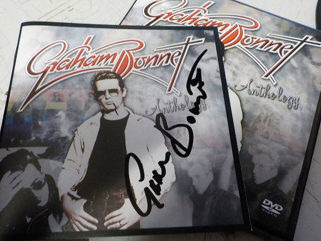 GRAHAM BONNET NIMIKIRJOITUS 2CD BOKSISSA (ei levyjä)