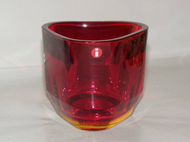 Iittala punainen TRIS tuikku,,, 1 kpl