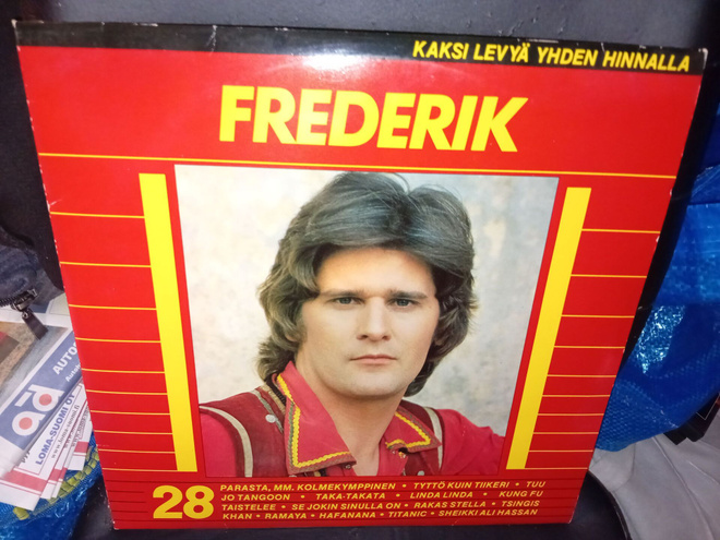 2LP FREDERIK 28 PARASTA ( SIS POSTIKULU )
