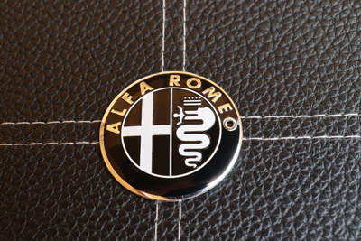 Alfa Romeo Konepellin / Takakontin Merkki 74mm