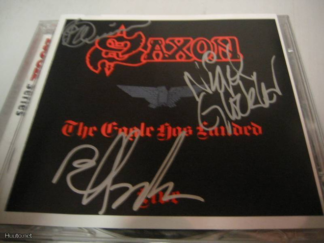 SAXON - THE EAGLE HAS LANDED CD KOLMEN JÄSENEN NIMMAREILLA