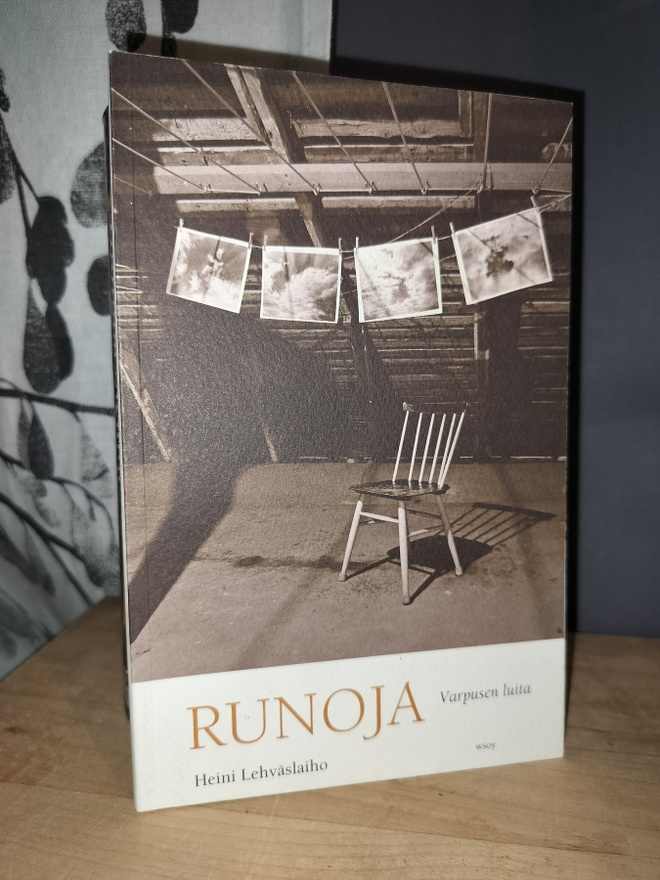 Heini Lehväslaiho - Varpusen luita - Runoja