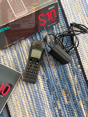 puhelin Simens S 10