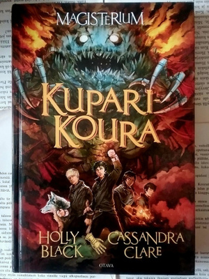 Black, Clare - Magisterium: Kuparikoura (sid.)