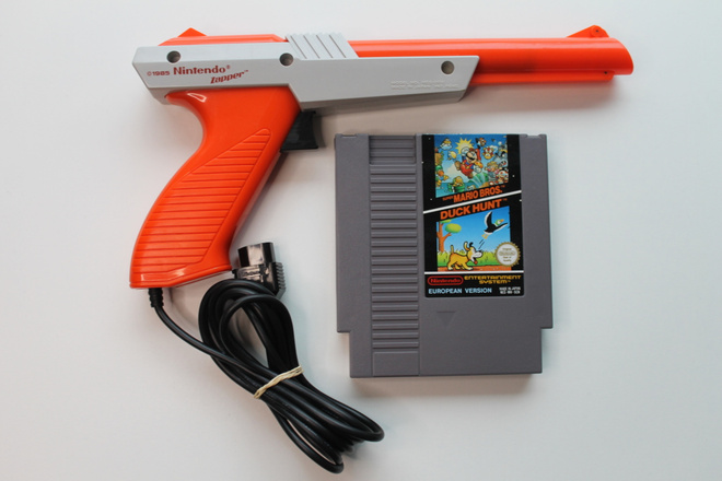 NES Zapper + Super Mario Bros/Duck Hunt (PAL-B/SCN) (L) (2)