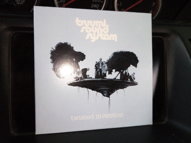 CD Tsuumi SOUND SYSTEM :  Twisted invention( SIS POSTIKULU)