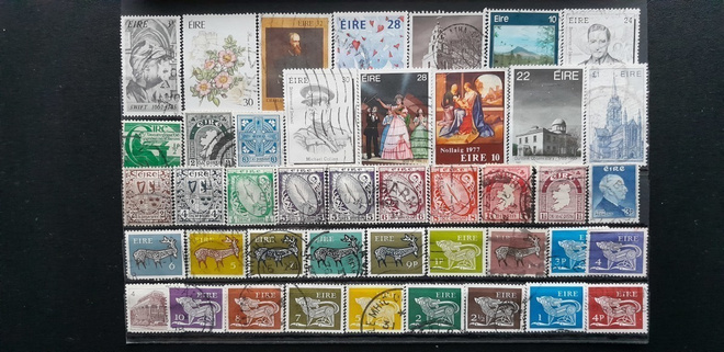 IRLANTI VANHEMPIA LEIMATTUJA postimerkkejä 43 kpl