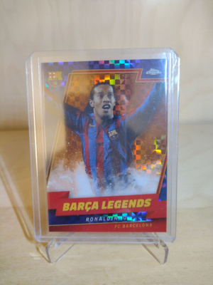 Ronaldinho /25 - Topps Chrome Barcelona Legends (Orange X)