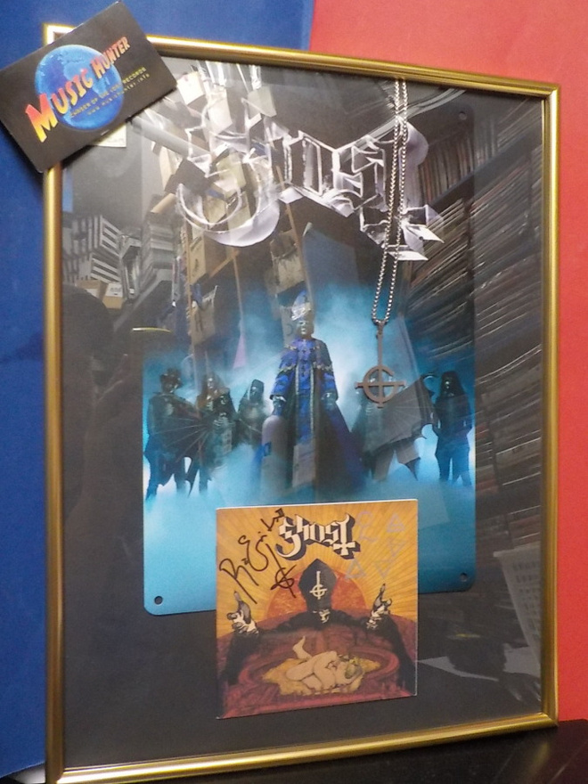 GHOST TAULU KOKO BÄNDIN NIMMAREILLA