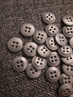 Musta nappi 14mm