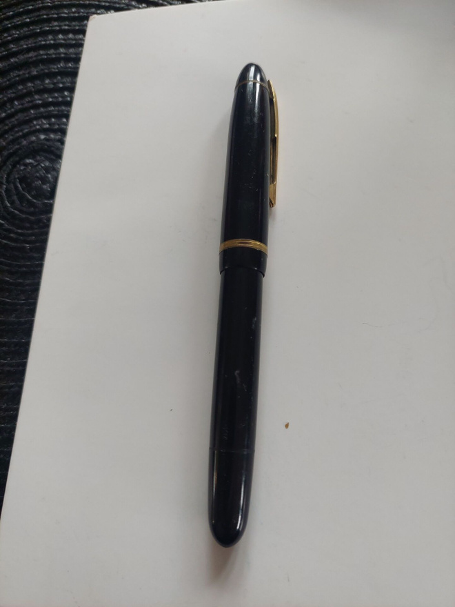 LUXOR MUSTEKYNÄ 14K