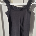 Musta H&M Toppi pitsillä - koko XS - pikkukuva 4