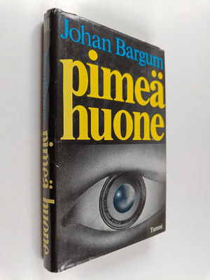 Johan Bargum : Pimeä huone