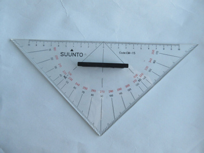 Geokolmio astemitta. Iso 25 cm kahvalla. Suunto