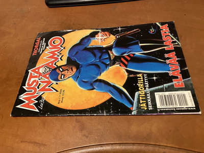 MUSTANAAMIO 1/2000