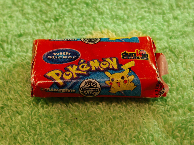 Avaamaton Dunkinin POKEMON -tarrapurukumi