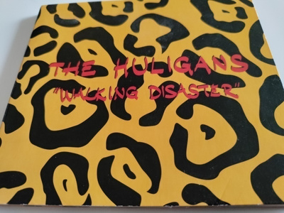The Huligans : Walking Disaster cds