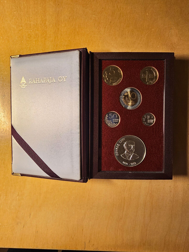 Erittäin harvinainen vuoden 1996 Suomi rahasarja proof-laatu