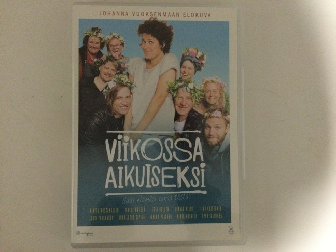 VIIKOSSA AIKUISEKSI (2015).   DVD.