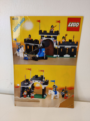 Lego 6059 Castle Ritarin linnoitus vuosi 1990