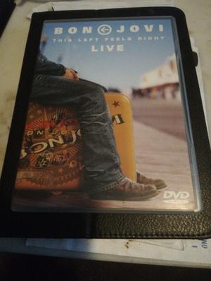 Bon Jovi this left feels right Live