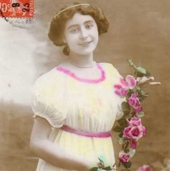 NAINEN / Lempeän kaunis tummasilmäinen mademoiselle. 1900-l.