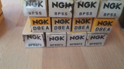 Sytytystulpat NGK BP5S, D8EA, BPR6FS(R) 4kpl sarja