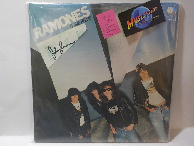 RAMONES - LEAVE HOME VG-/EX- LP + JOHNNYN NIMMARI