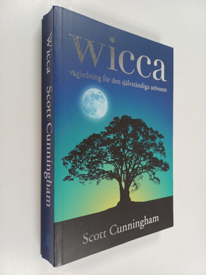 Scott Cunningham : Wicca : vägledning för den självständi...