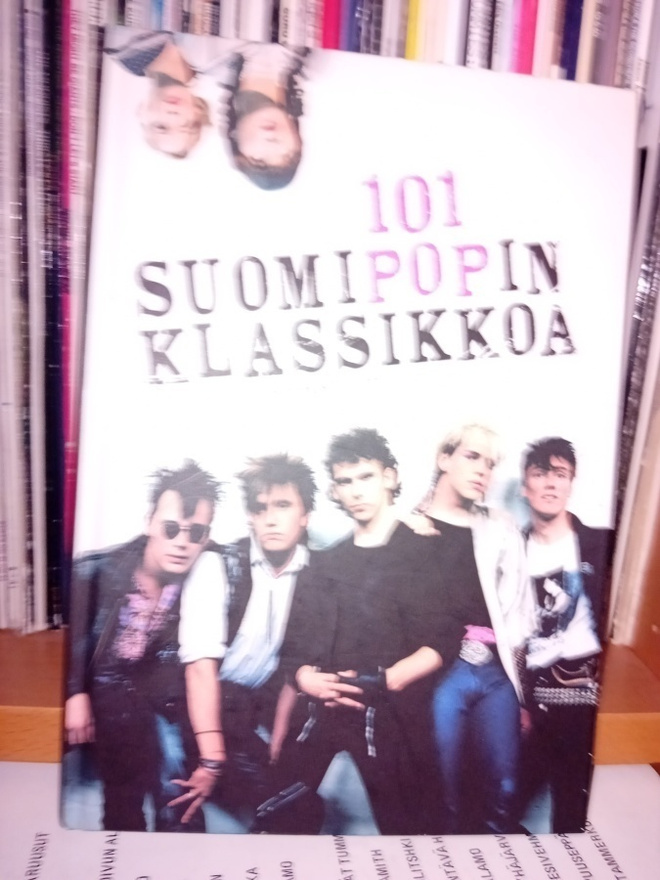Nuottikirja : 101 suomipopin klassikkoa ( SIS POSTIKULU  )